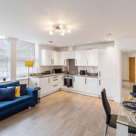 Modern Flat In Central Golders Green Лондон Екстериор снимка