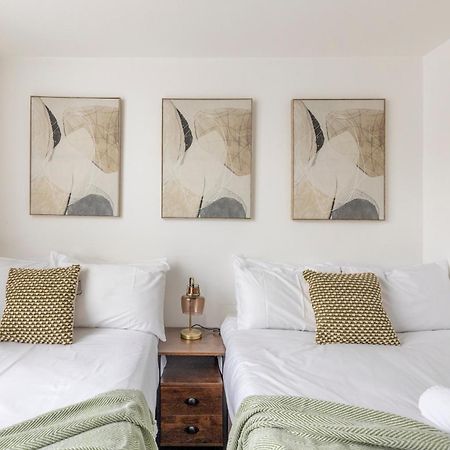 Modern Flat In Central Golders Green Лондон Екстериор снимка