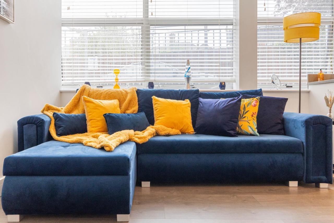 Modern Flat In Central Golders Green Лондон Екстериор снимка