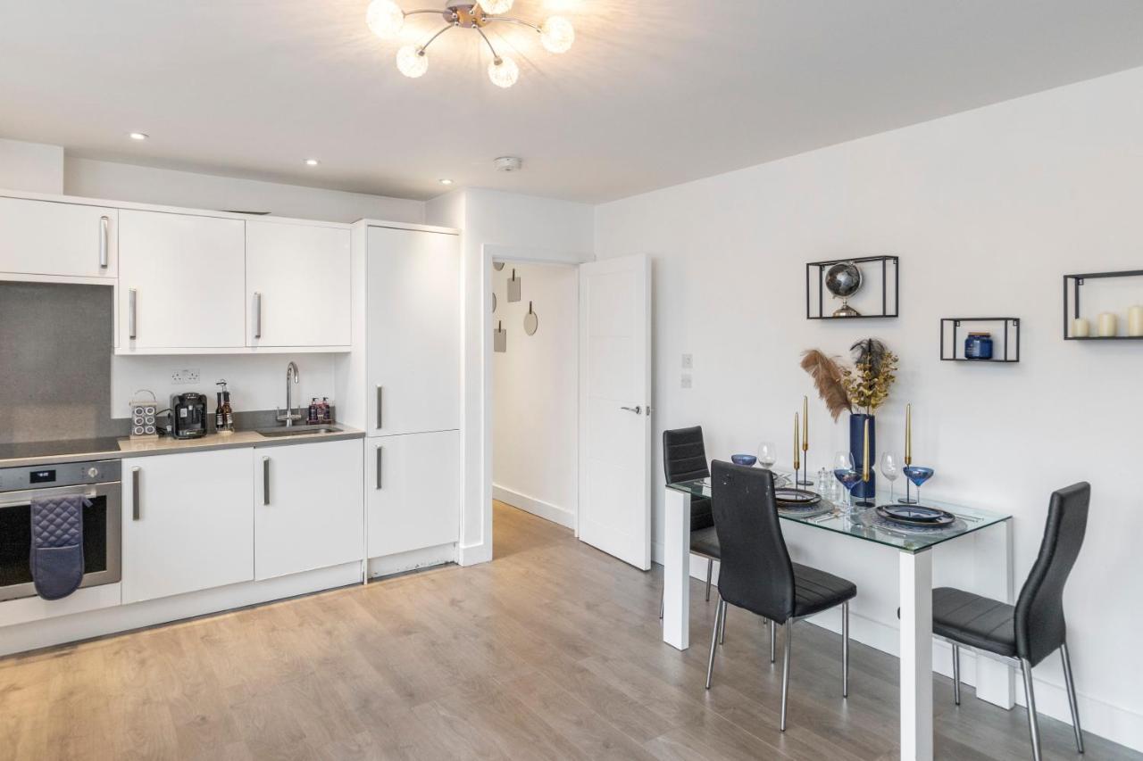 Modern Flat In Central Golders Green Лондон Екстериор снимка