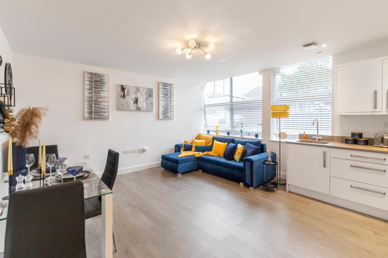Modern Flat In Central Golders Green Лондон Екстериор снимка