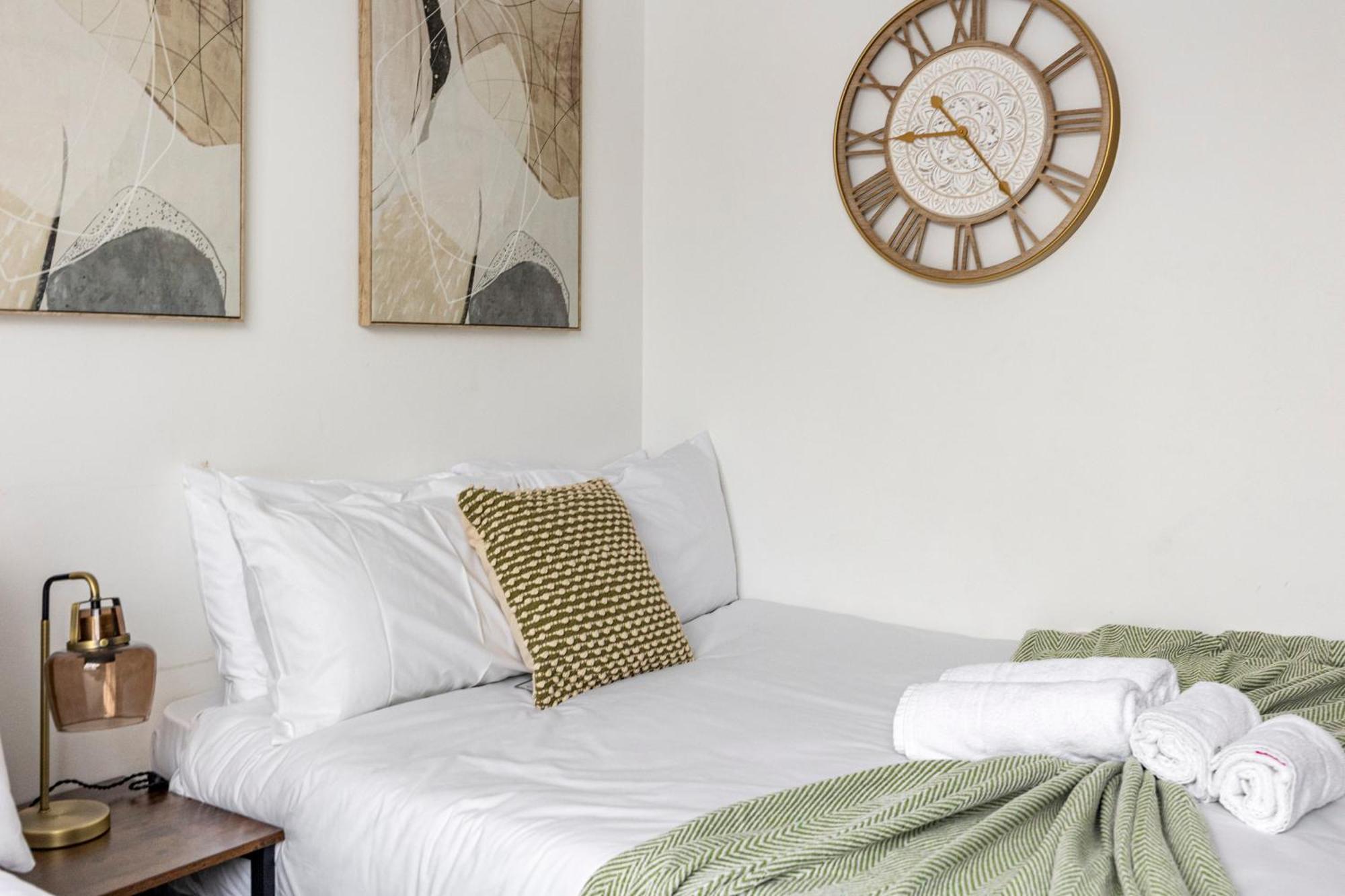 Modern Flat In Central Golders Green Лондон Екстериор снимка